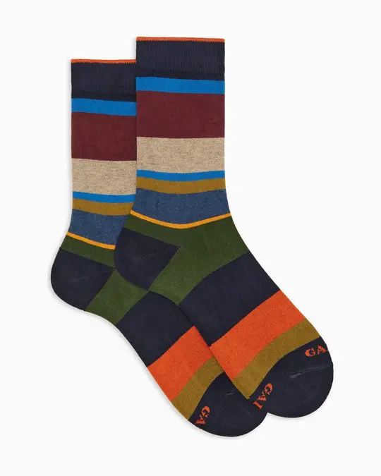 Calze corte uomo cotone e cashmere blu righe multicolor macro